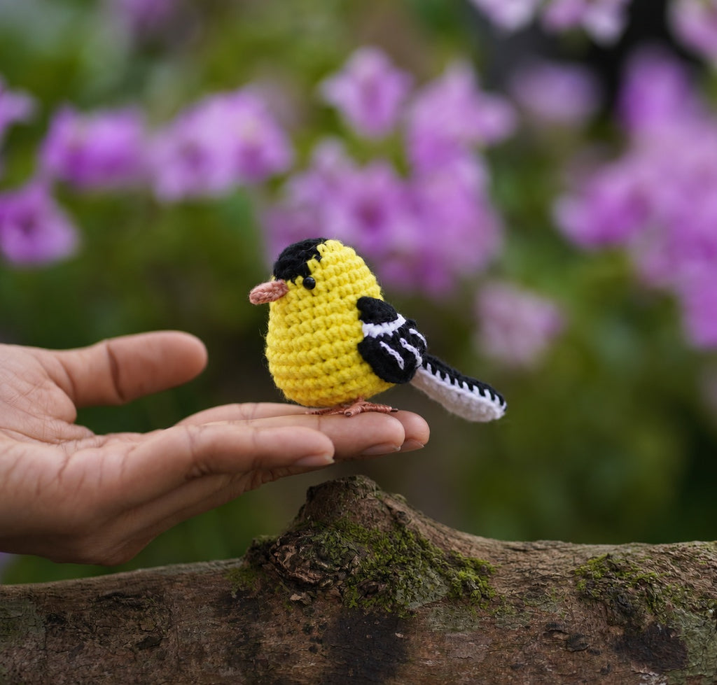Crochet American Goldfinch Bird, Handmade Amigurumi Plush, Bird Lover Gift, Christmas Bird Decor, Keychain Option