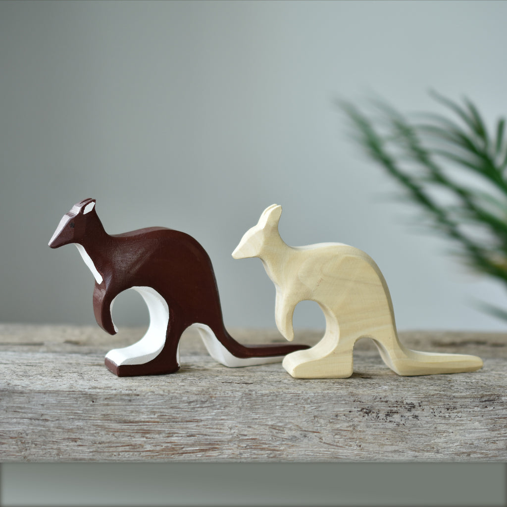 Kangaroo Figurine, Hand-carved wooden kangaroo, Unfinished Wooden Kangaroo for Crafting, Wooden Toddler Toys