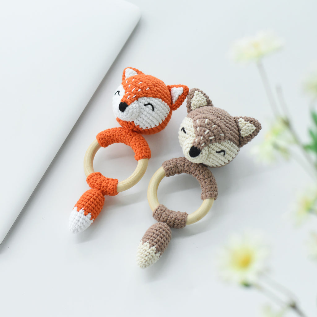 Cute Fox Rattle Crochet Amigurumi Gift - Crochet Fox Teething Ring - Natural Wooden Teething Ring - Baby Shower Gift