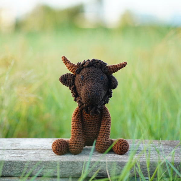 Crochet Bison Plush – Handmade Amigurumi Buffalo Toy – Soft Farm Animal Gift for Kids & Decor
