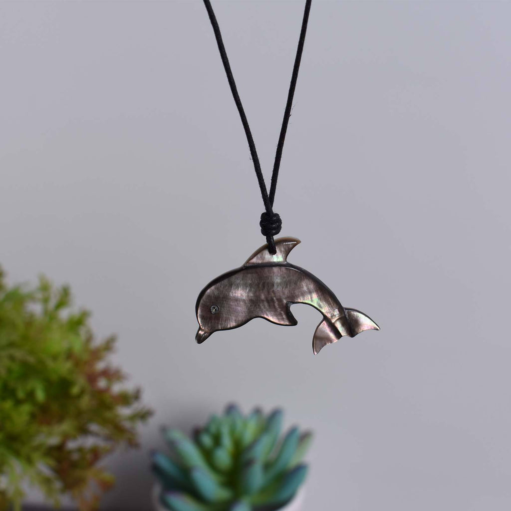 Dolphin - Natural Sea Shell - Handmade Pendant Necklace Jewelry - Saigonmade