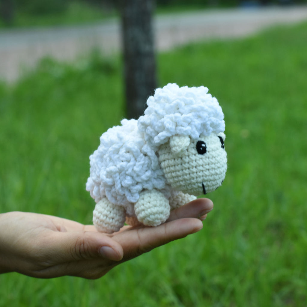 little sheep plushy keychain, amigurumi