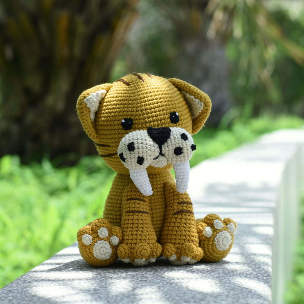 Saber-toothed tiger crochet - Smilodon Tiger Amigurumi - Tiger Stuffed Animal Handmade Toy